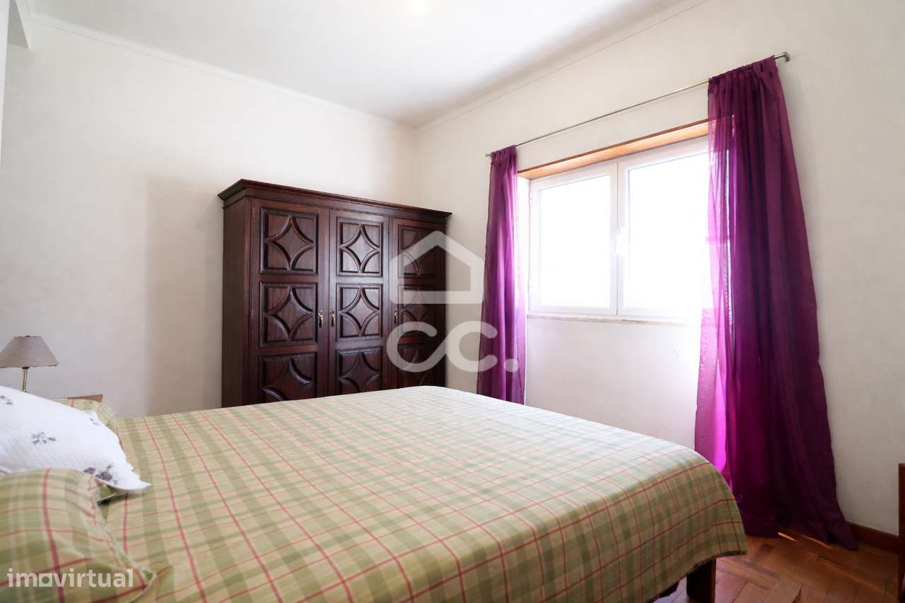 Apartamento T3 no Loreto com garagem e lugar de estacionamento-8