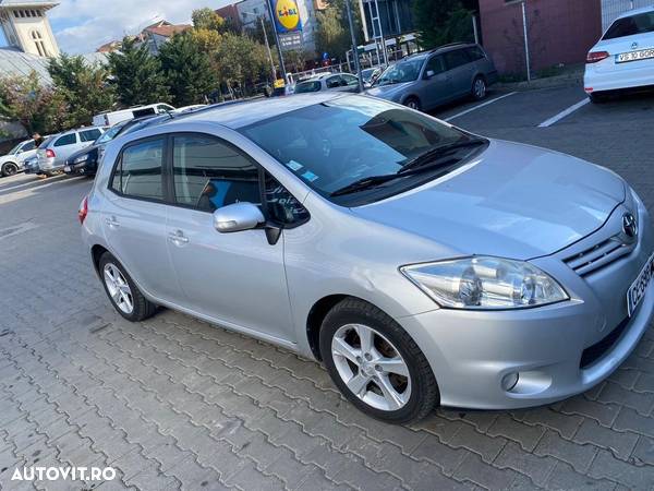 Toyota Auris 2.0 D-4D Edition - 3