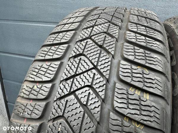 225/55R17 Pirelli Sottozero 3 komplet opon zima 7,4mm - 4