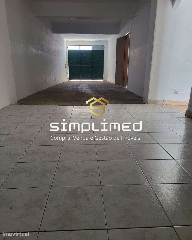 Moradia V5 de 2 Pisos com Logradouro e 10 Boxes para Cavalos - Grande imagem: 4/22