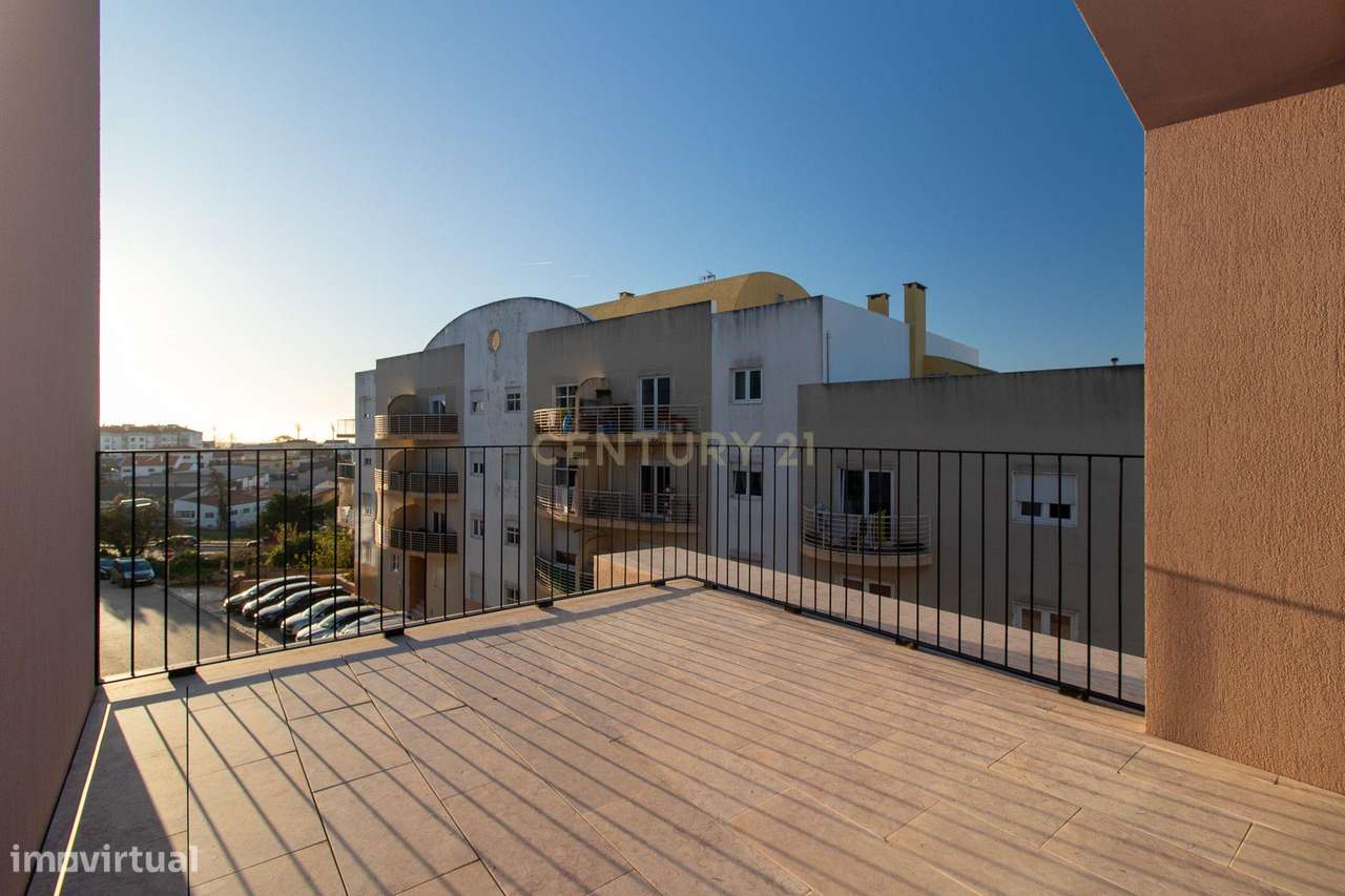 MORADIA T3 NO CORAÇÃO DE MAFRA – ESPAÇO, LUZ E SOFISTICAÇÃO-49