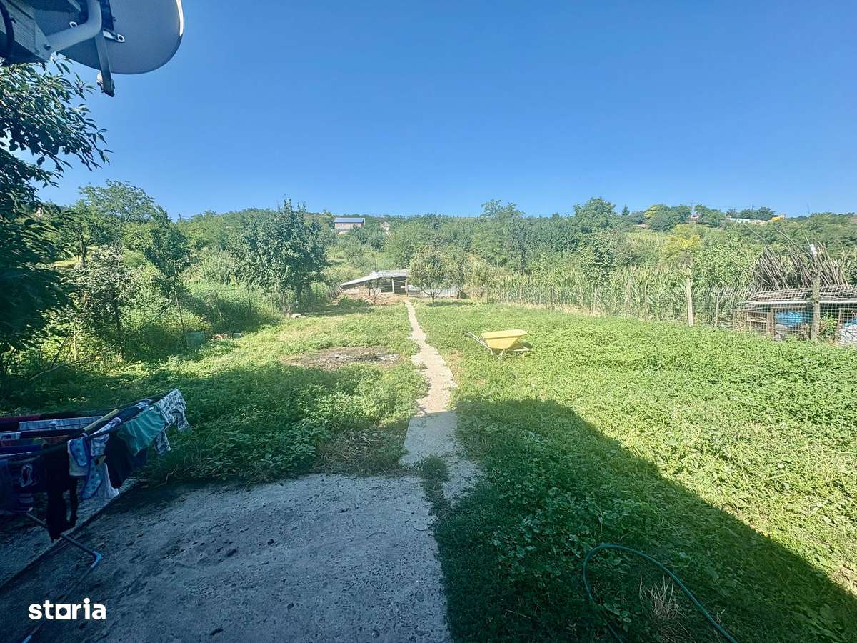 Casa bătrânească Cristesti-Holboca la 12km de oras, 4000mp teren - Imagine principală: 5/10