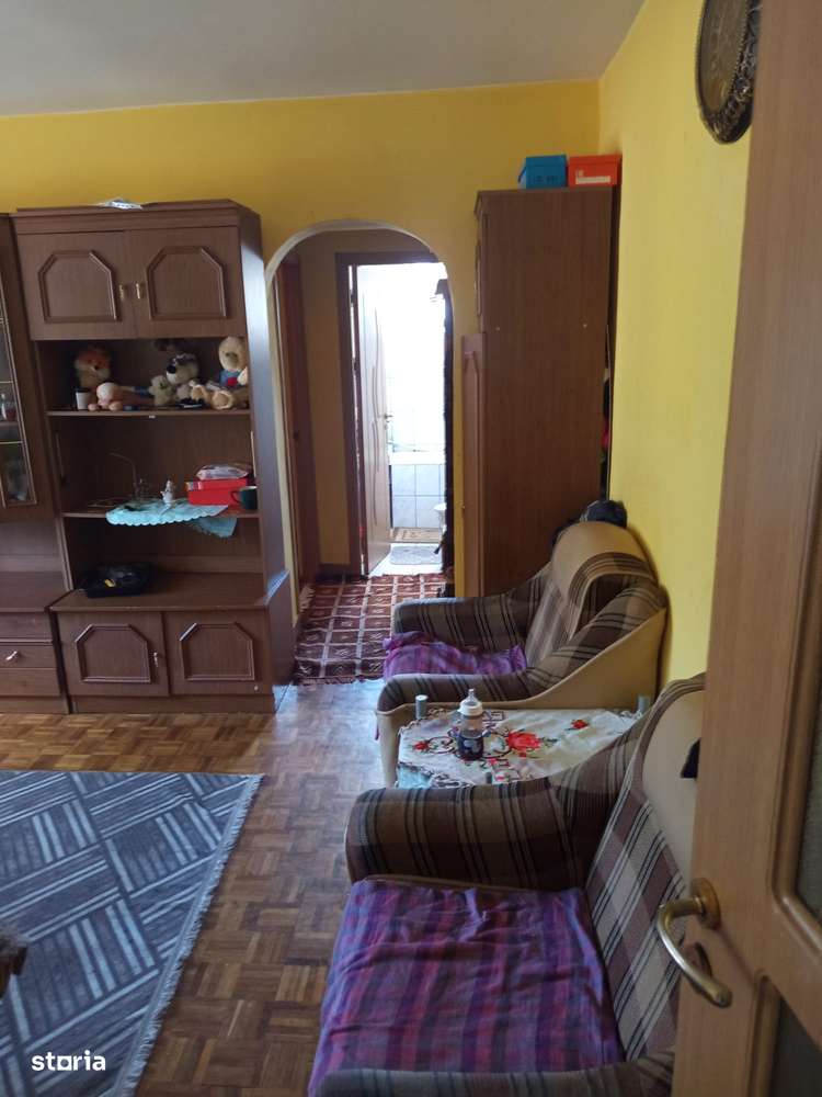 Apartament 2 camere – complet mobilat – Str. Eroilor, Brezoi - Imagine principală: 2/8