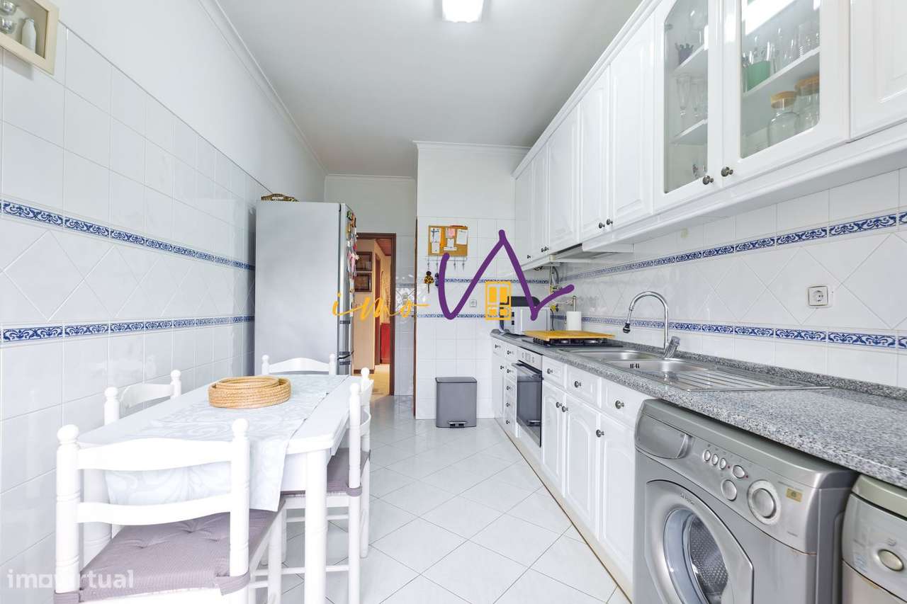 Apartamento T3 com excelentes áreas e uma vista deslumbrante sobre o-4