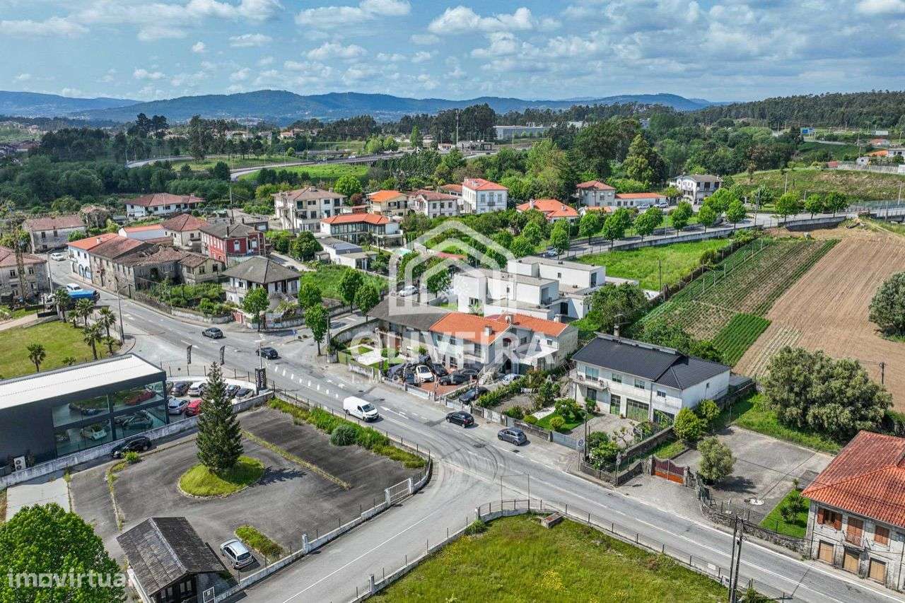 Moradia com Habitação e Comércio-8