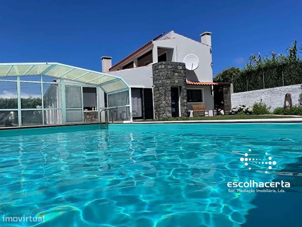 Villa de luxo com piscina coberta e vista para o mar-42