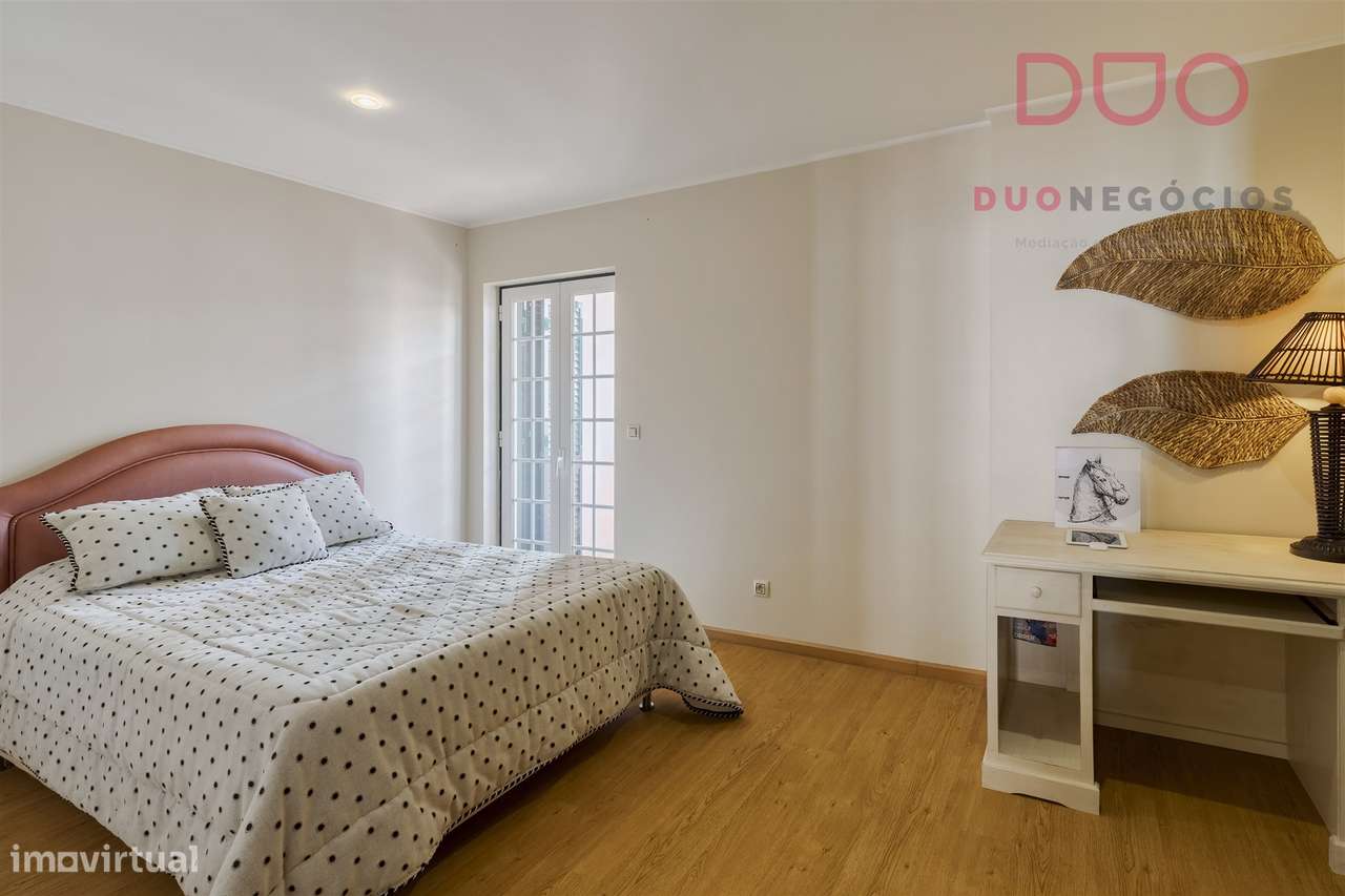 Moradia T4+1 à venda no Montijo-23