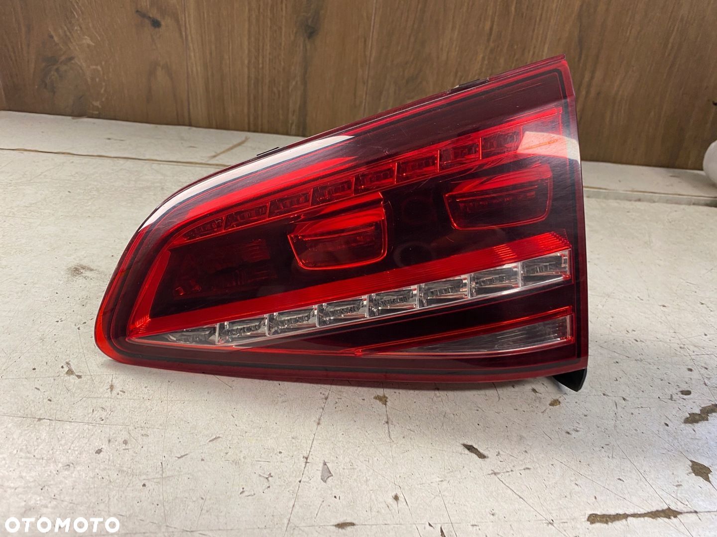 VW GOLF VII LIFT LAMPA PRAWY TYŁ W KLAPĘ LED 5G0945308F - 1