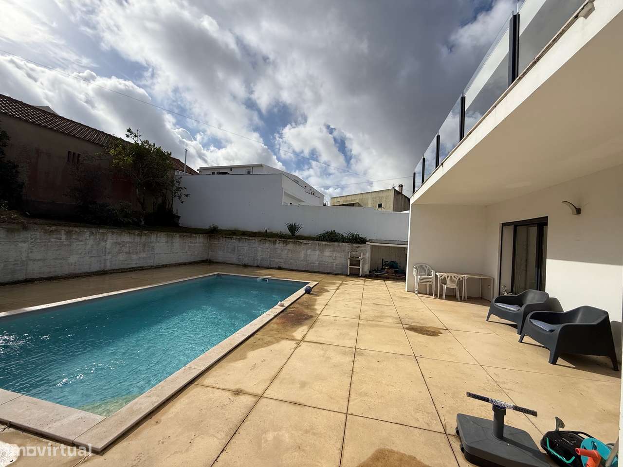 Moradia moderna T4 com piscina - a 10 min. de São Martinho do Porto - Grande imagem: 4/33