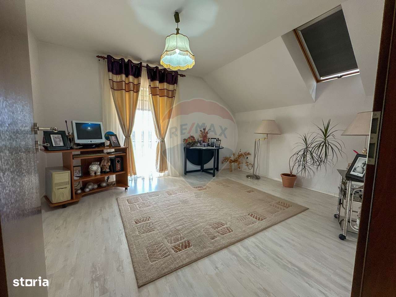 Vila de vanzare pe Str.Strugurilor/Terezian-8