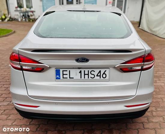 Ford Fusion - 4