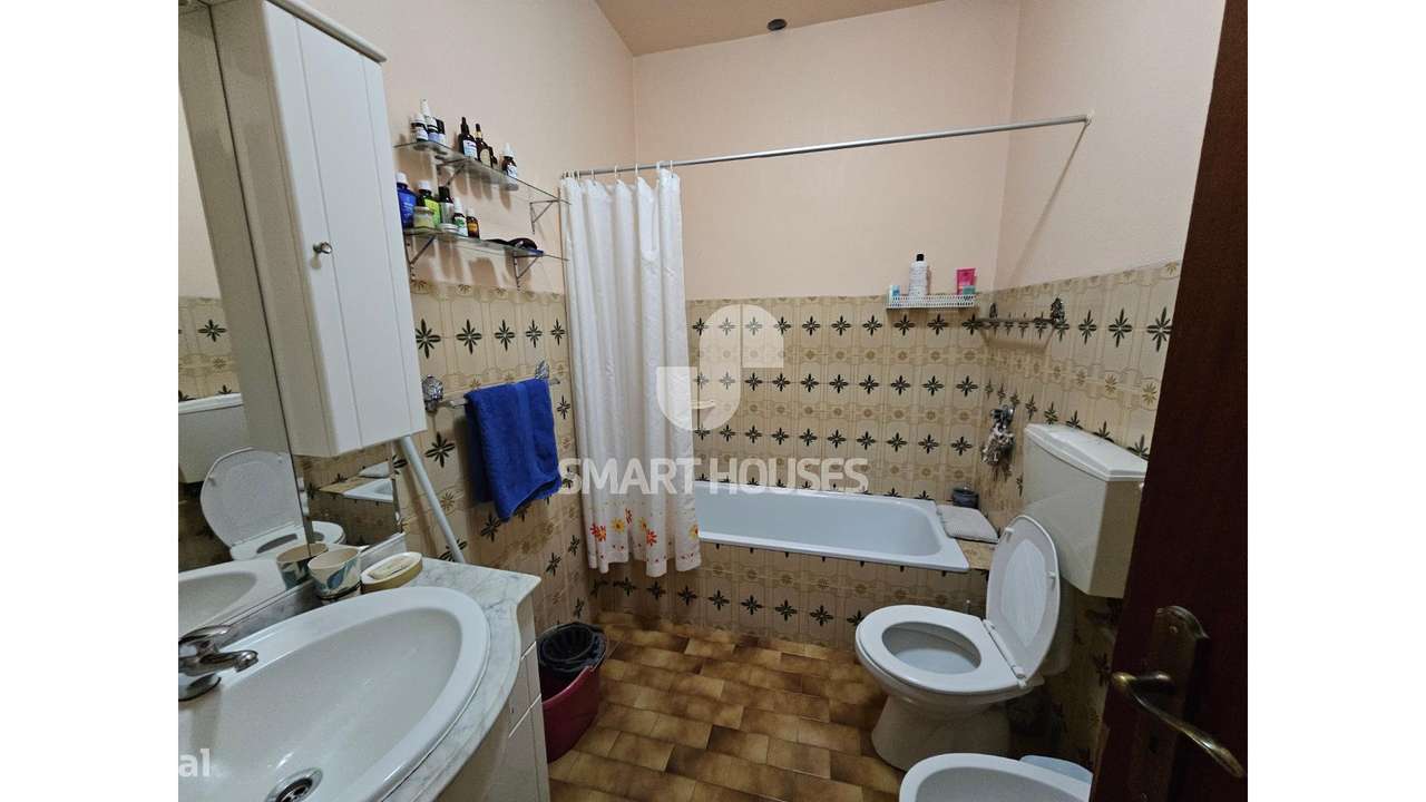 Moradia T3+1 em Avô c/ terreno-8