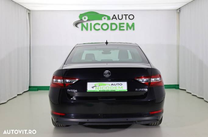 Skoda Superb 2.0 TDI DSG Laurin & Klement - 5