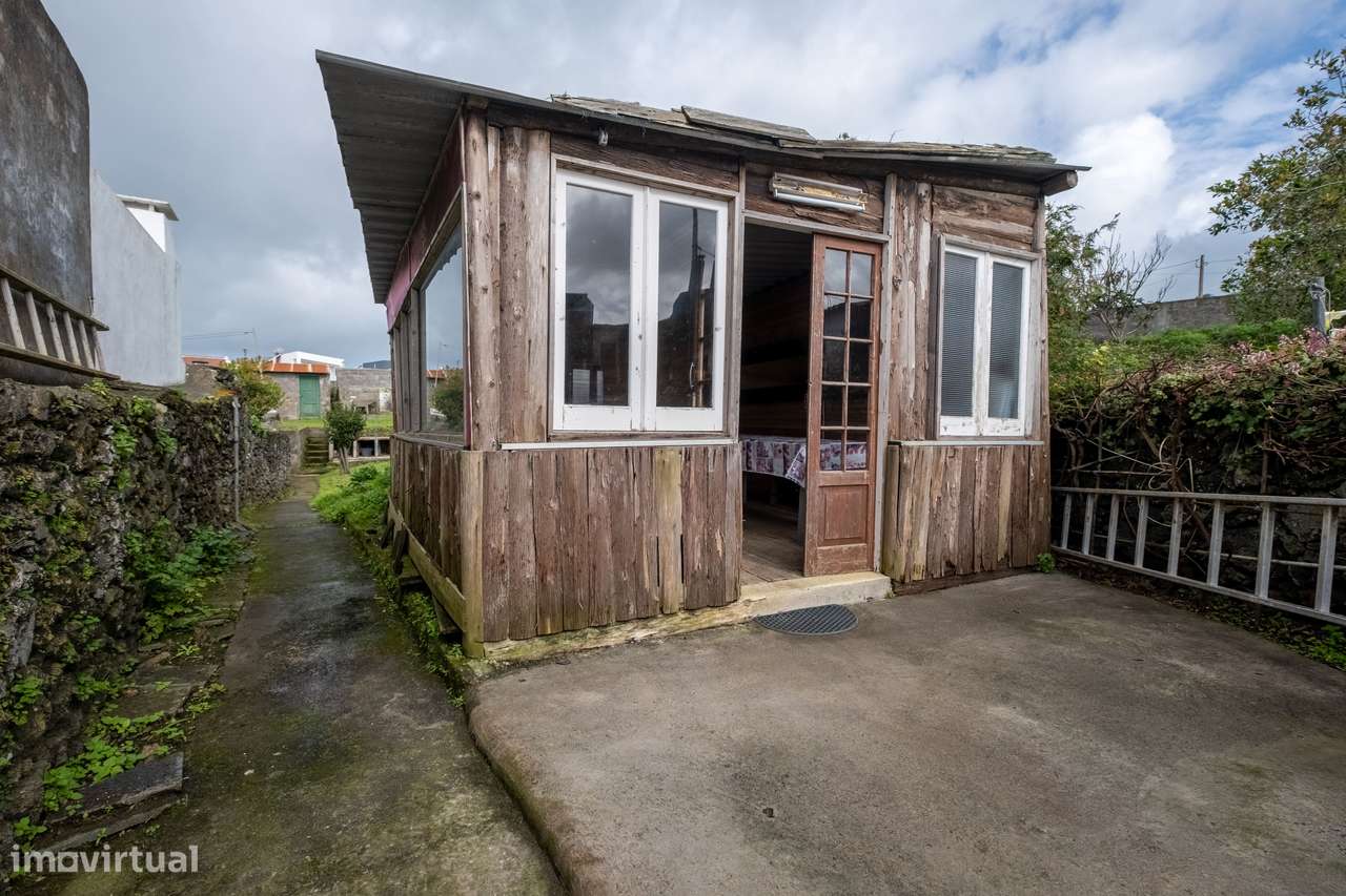 Moradia T3 localizada em Santa Cruz-6