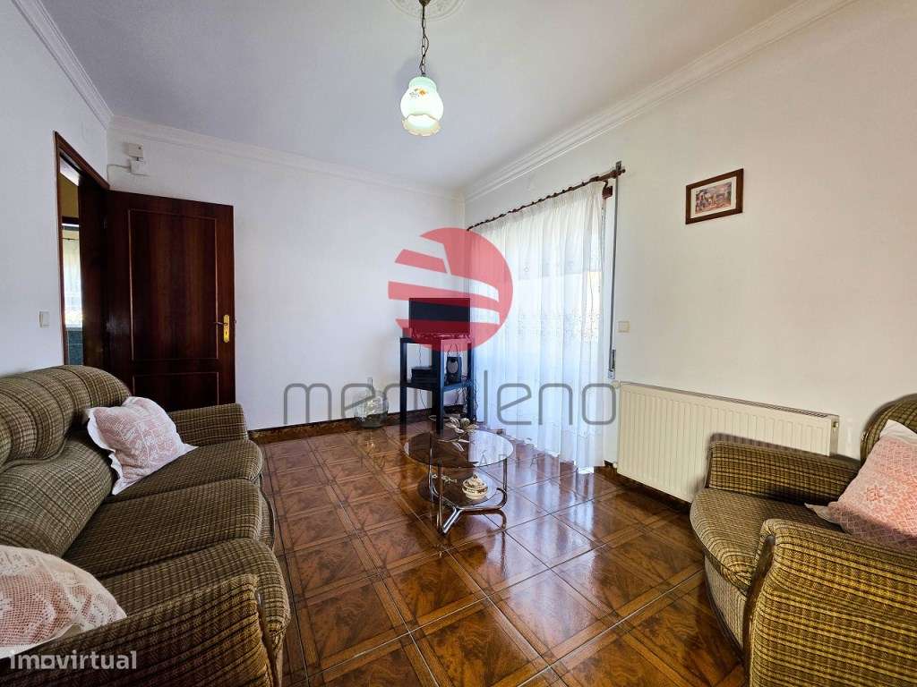 MORADIA T6 C/ GARAGEM-11