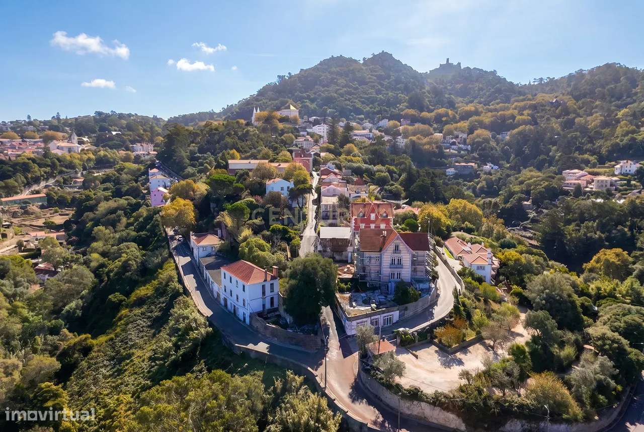 Hotel de 4 Estrelas com Projeto Aprovado e Mobilidade Única na Vila de-17