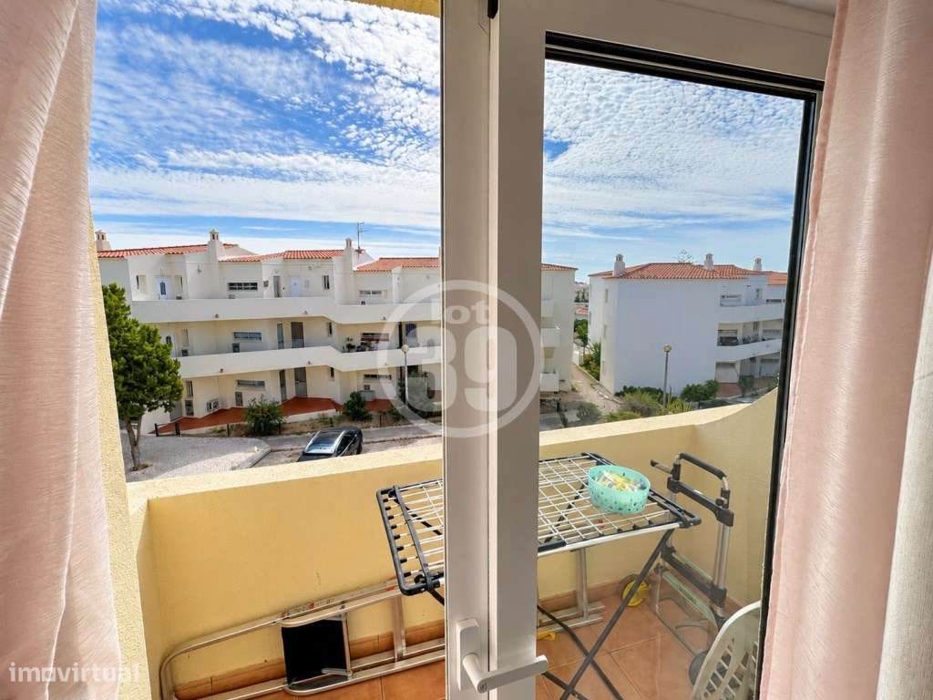 Apartamento renovado com 2 quartos em condomínio fechado | Areias d...-25