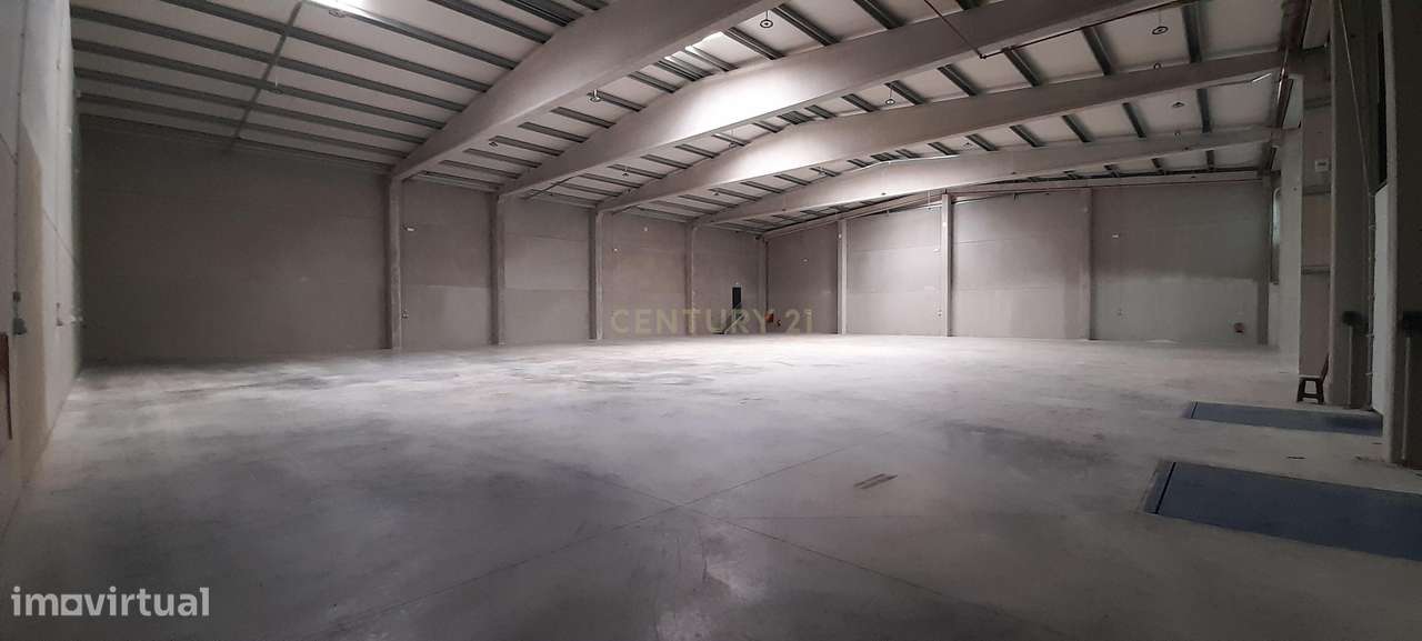 Armazém industrial com 1600 m2 em Arruda dos Vinhos - Grande imagem: 5/13