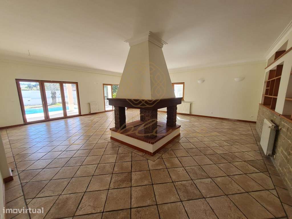 Moradia isolada V3+2 situada em Caixas, Sesimbra com Piscina-24