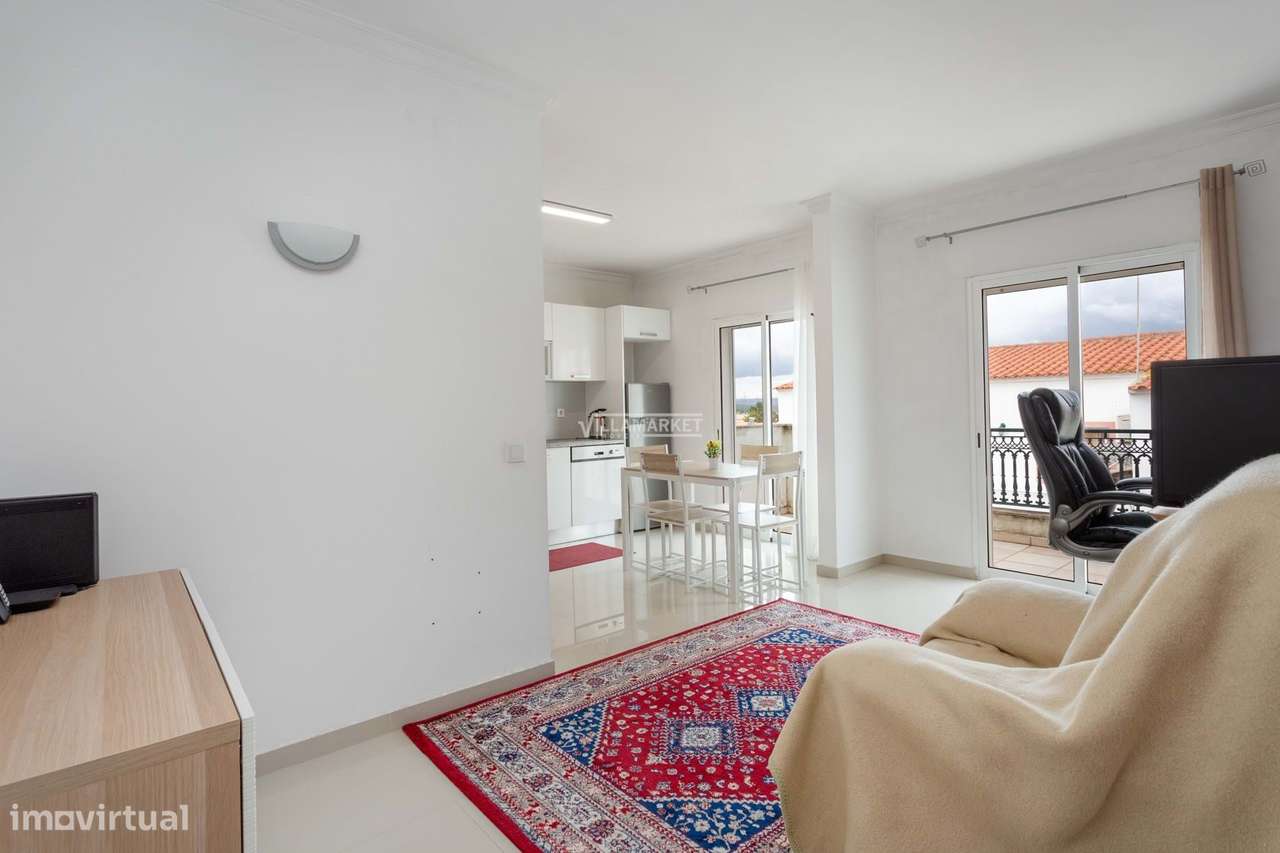 Apartamento T1 + 1 com 1 parqueamento e 2 terraços privativos situado - Grande imagem: 5/34