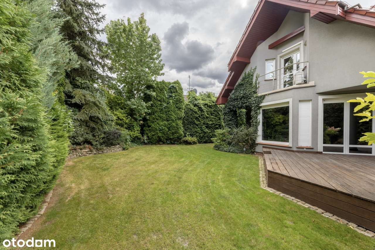 Dom na zamkniętym i strzeżonym osiedlu Zielonym w Chybach-17