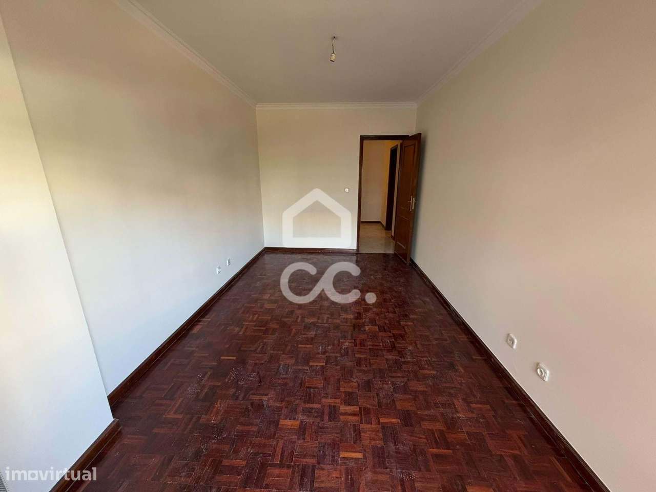 T2 espaçoso com Lareira, Varanda e Garagem - Algueirão-13