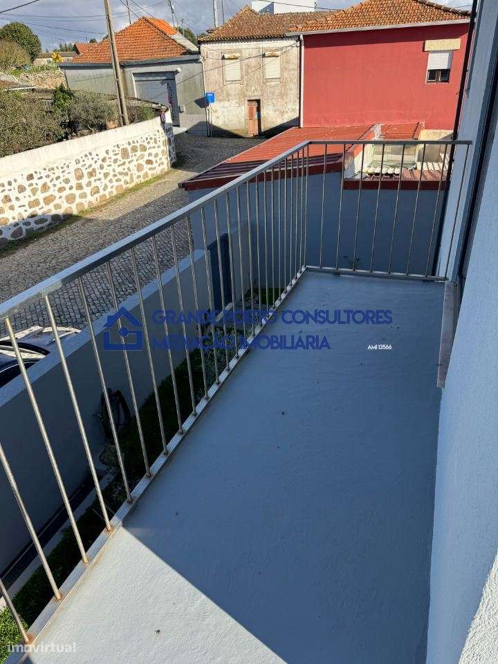 Moradia V4 c/piscina à praia da Memória-13