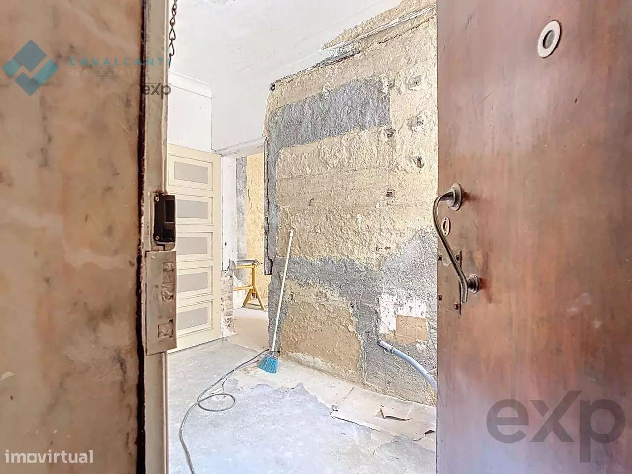 Apartamento T1 para Remodelar nas Amoreiras, Lisboa - Grande imagem: 5/36