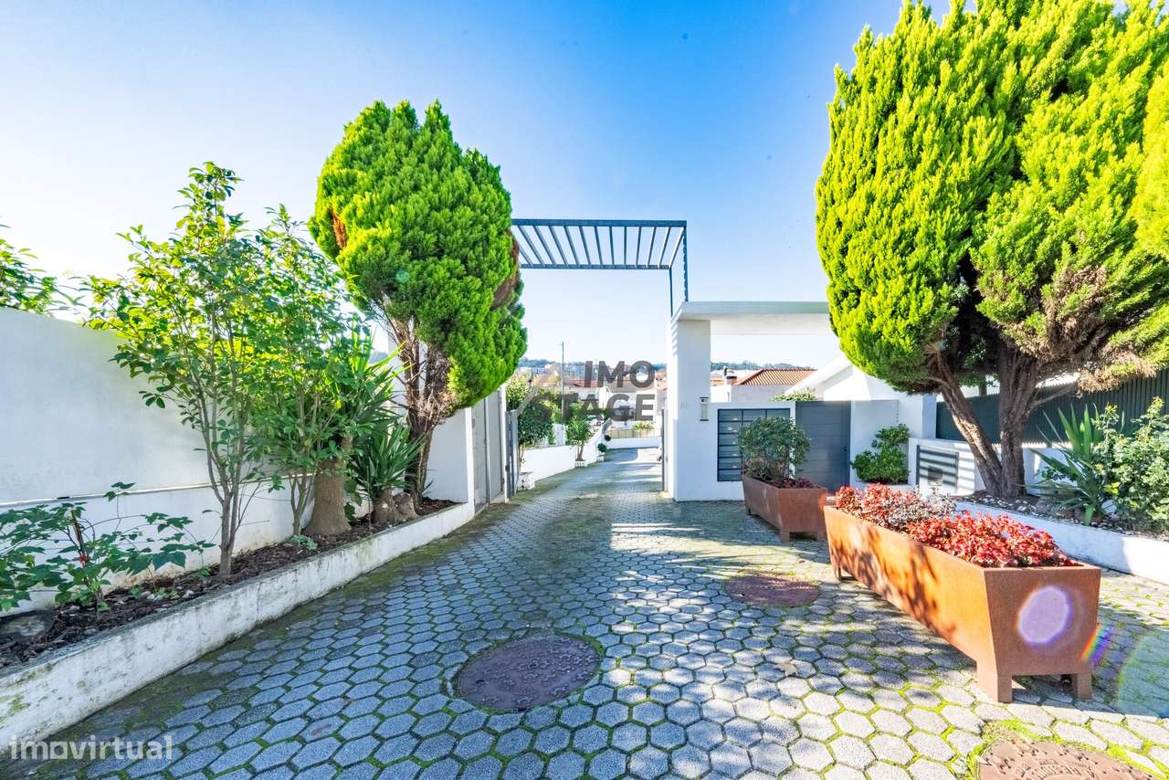 Moradia T3 de Luxo em Condomínio no Centro de Valongo-31