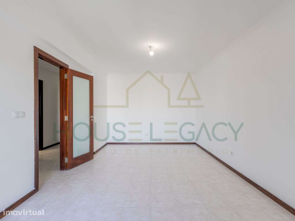 Apartamento T1 com varanda - Monte dos Burgos - Grande imagem: 4/18