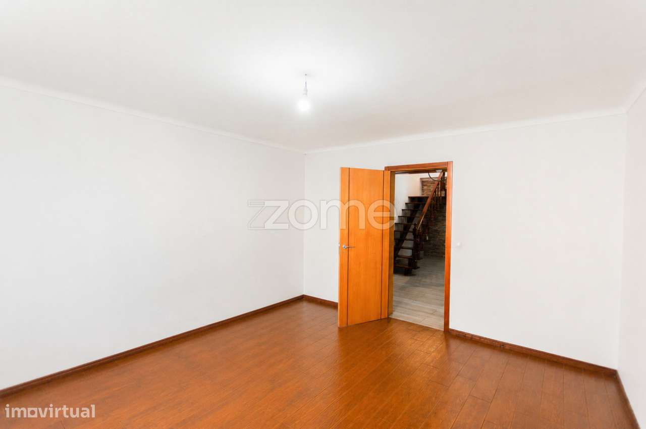 Moradia T6+1 com Terraço, Vista Mar e Ruína – Santa Bárbara-8