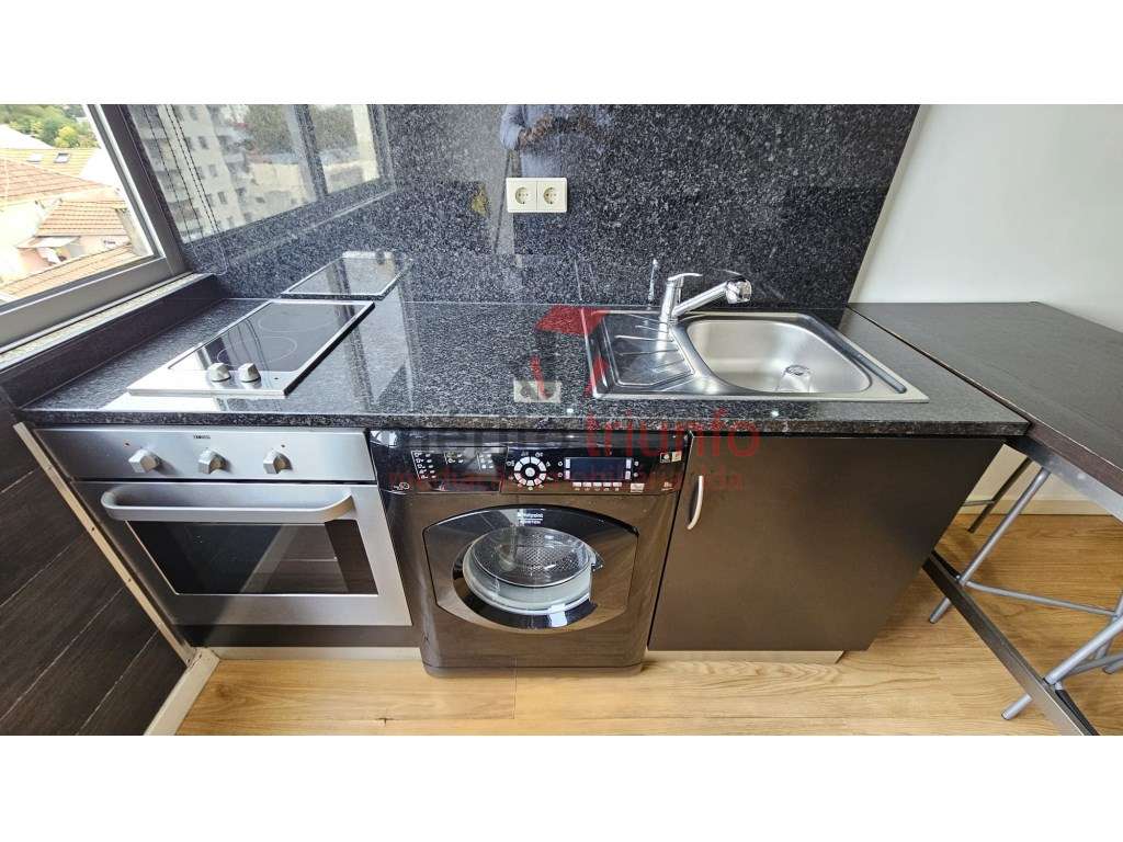 Oferta da Escritura e Registo- Ap. T1 com vista para a cidade - PORTO-5