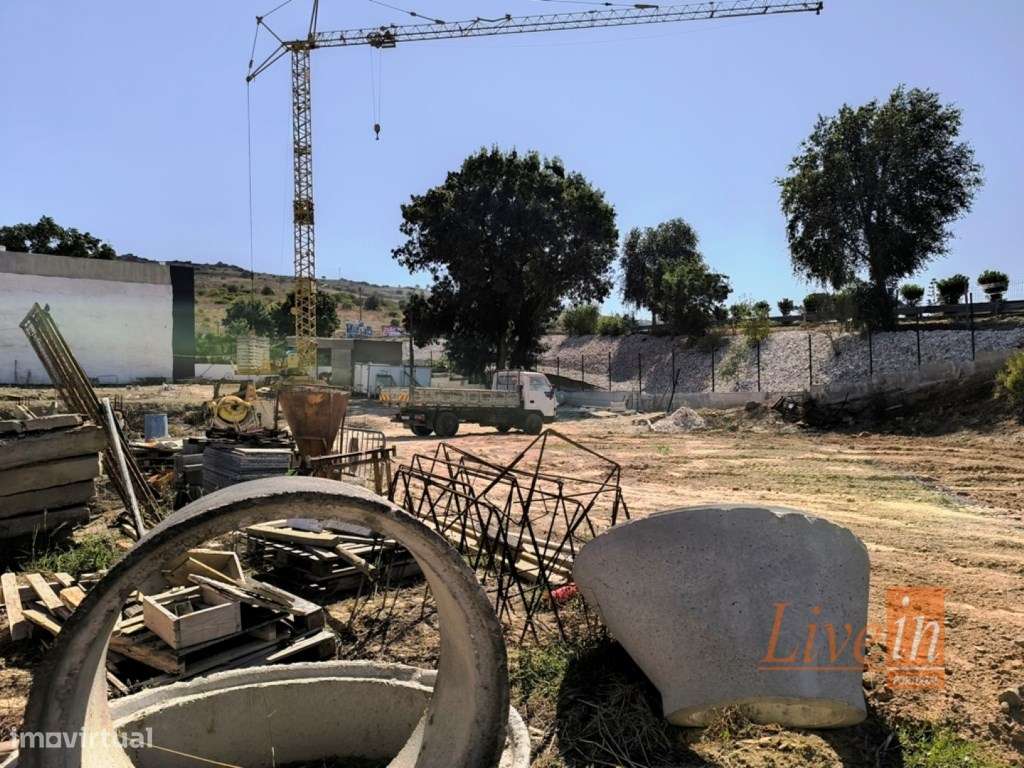 Lote de terreno com PROJETO APROVADO em Torres Vedras - Grande imagem: 3/7