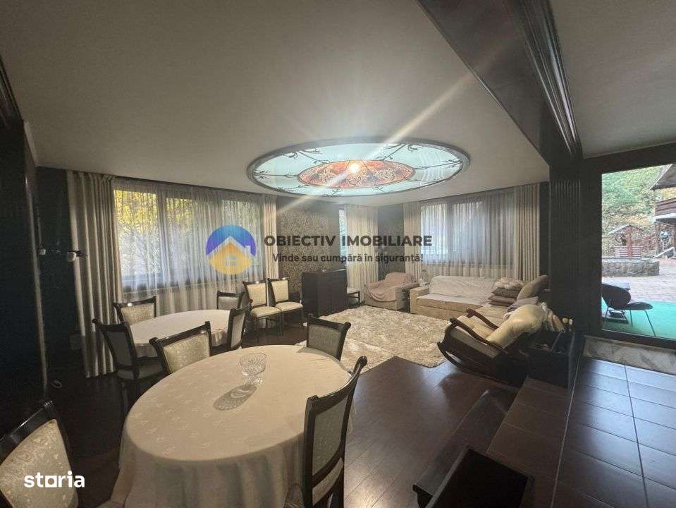 Casa cu posibilitate transformare in pensiune si teren de vanzare Piat-13
