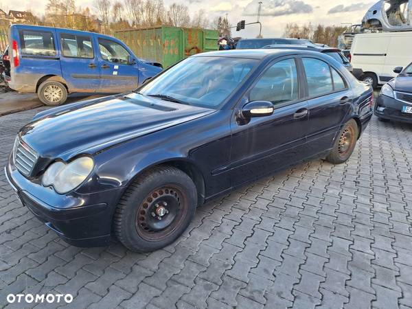 MERCEDES W203 C-KLASA SEDAN 4D LAMPA TYŁ PRAWA - 10