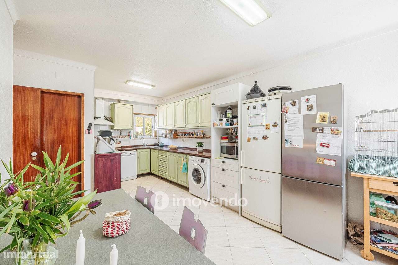 Moradia T3 mais Anexo T1 e Anexo T0 independentes, em Barcarena-14