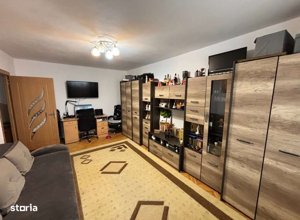 Apartament 3 camere de vânzare – Bld. Traian, Zona Muzeul de Minera-1