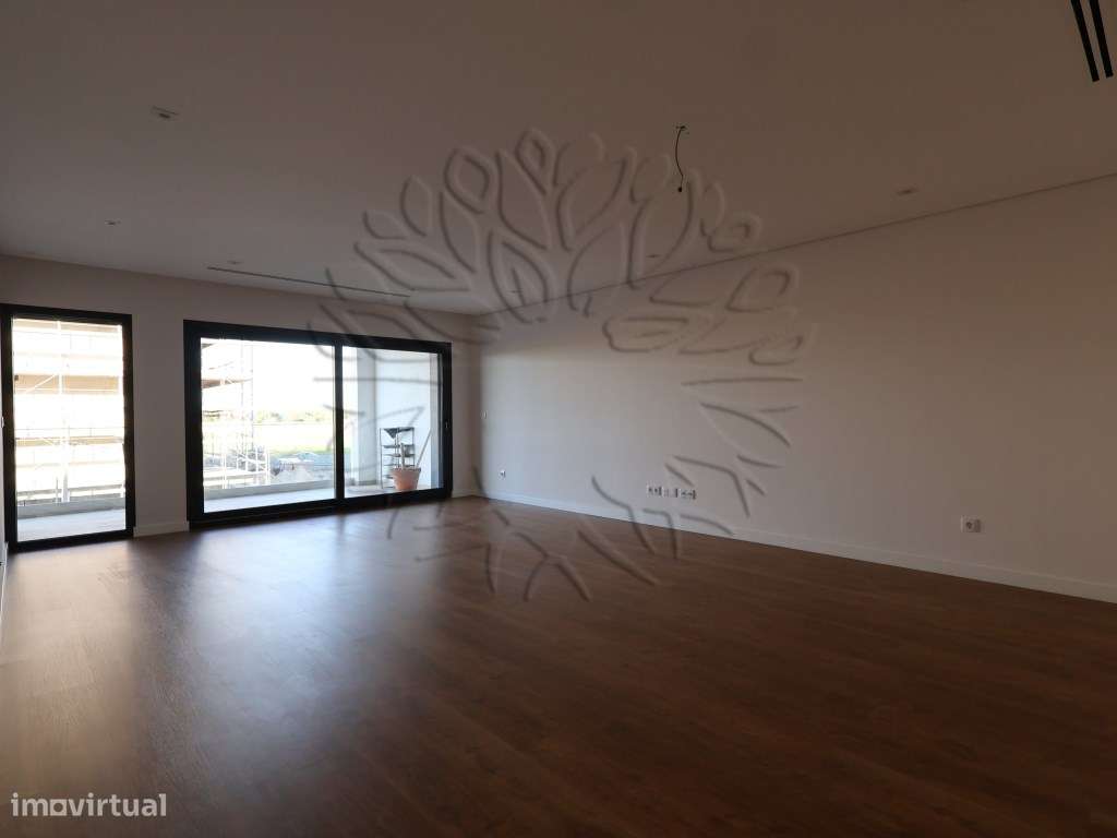 Apartamento T3 usado como novo em Vale Salgueiro, Montijo. Com 196 ...-12