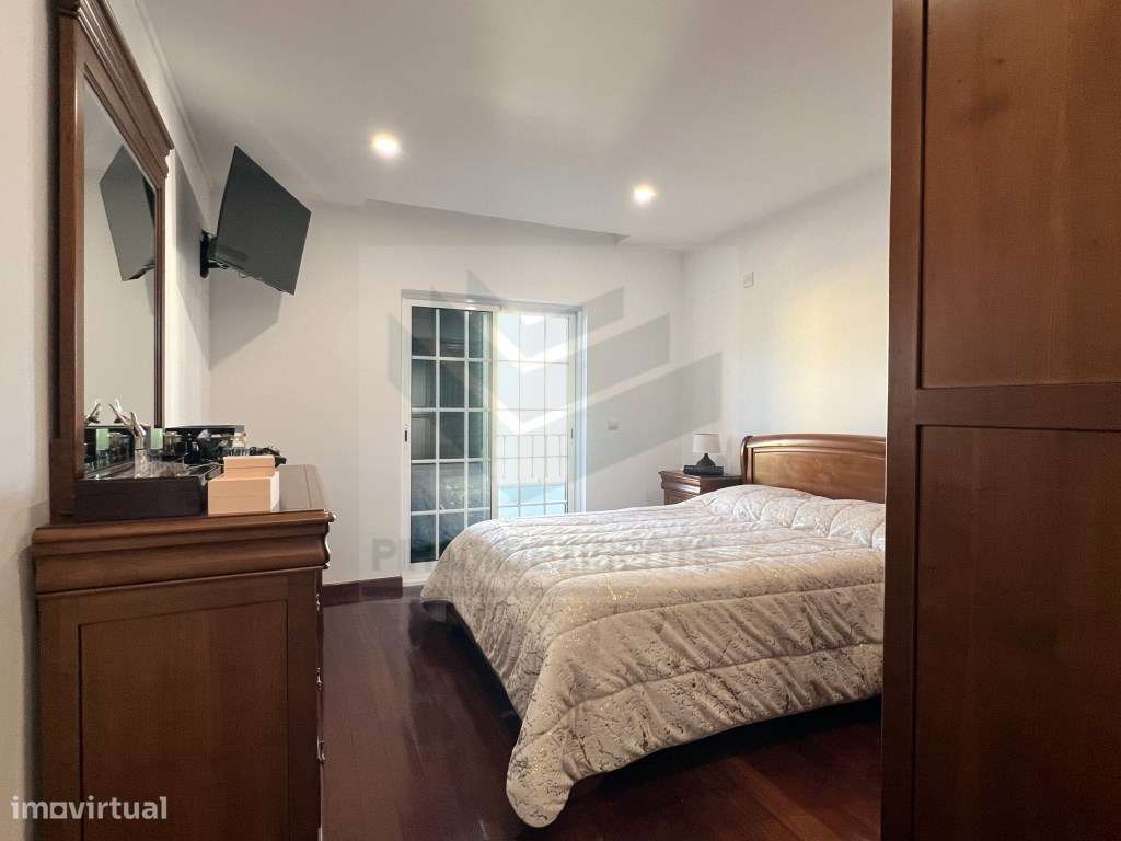 MORADIA T4+1, CAVE 76m2, SÓTAO, GARAGEM, GAIO - MOITA-6