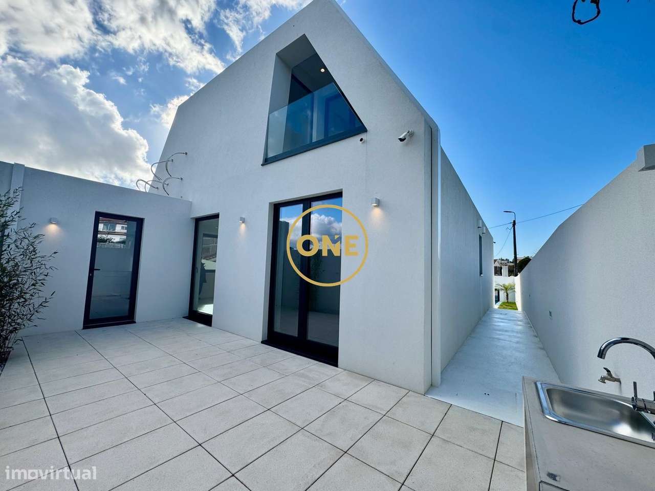 Moradia NOVA T3+1 | 330 m2 | Piscina | PRAIA | Francelos-40