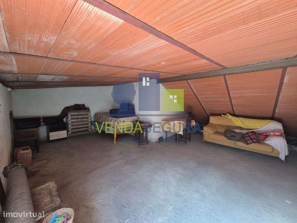 Moradia R/C T2 com Quintal e Terraço | Zona da Salúquia | Moura-11