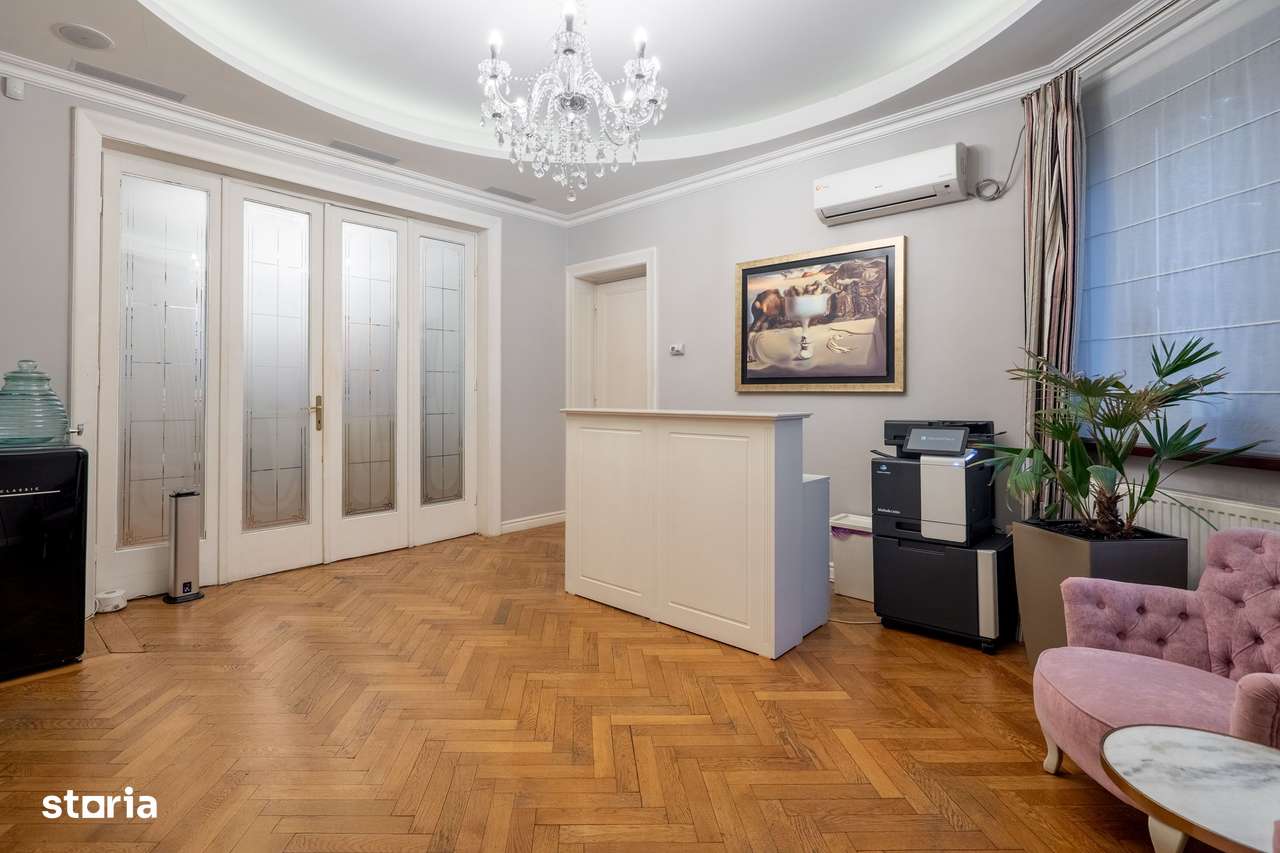 Apartament elegant cu 3 camere in vila  si acces la gradina, in Doroba-2