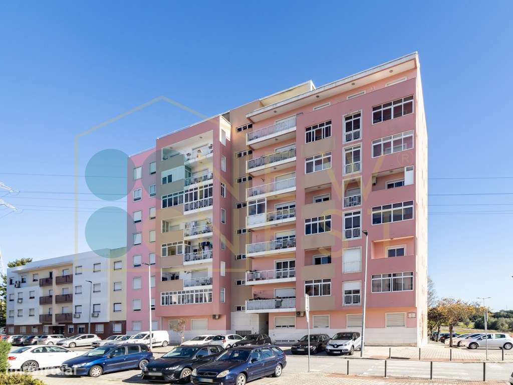 Apartamento T3 no Vale do Cobro com 128m²-37