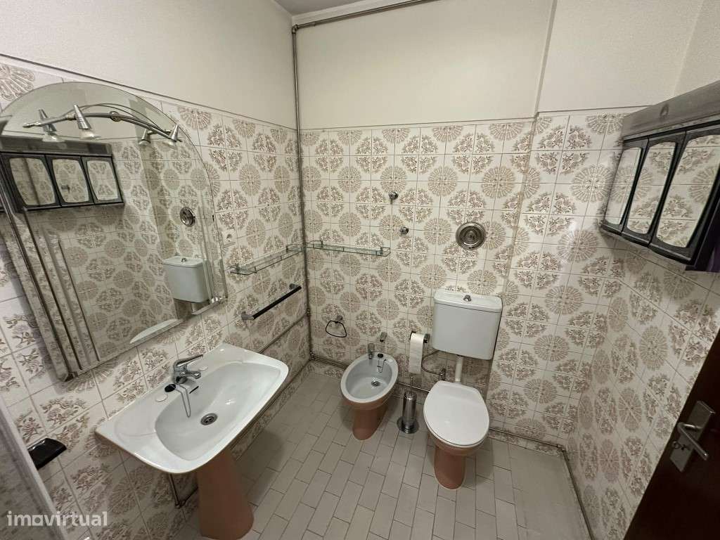 Apartamento T2+1 no centro da Maia-18