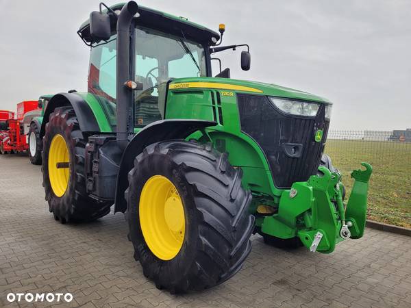 John Deere 7210R - 9