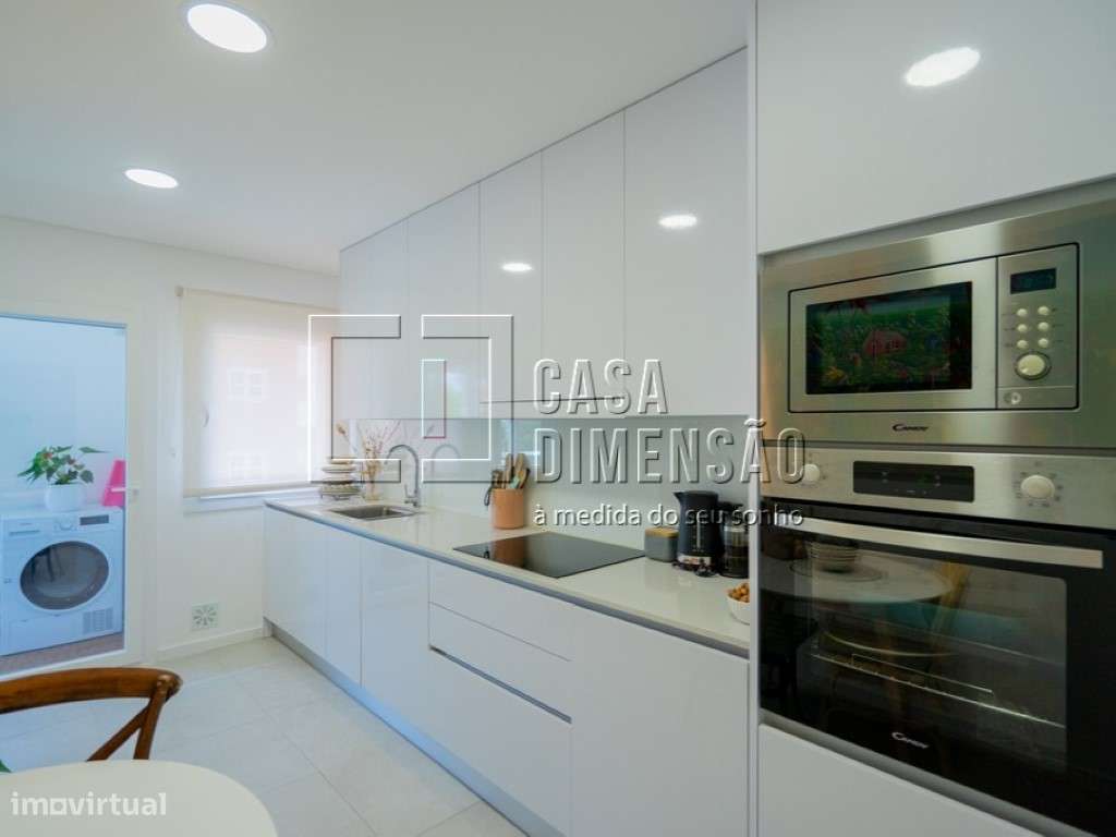 Apartamento de tipologia T2 na Serra de Carnaxide, com Garagem BOX,...-19