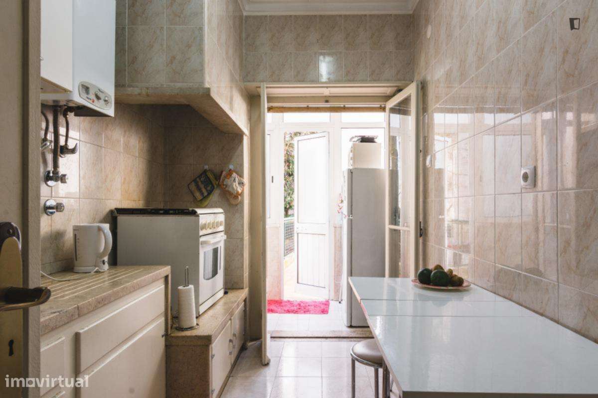 Quarto - localizado em Picoas Lisbon - Grande imagem: 3/7