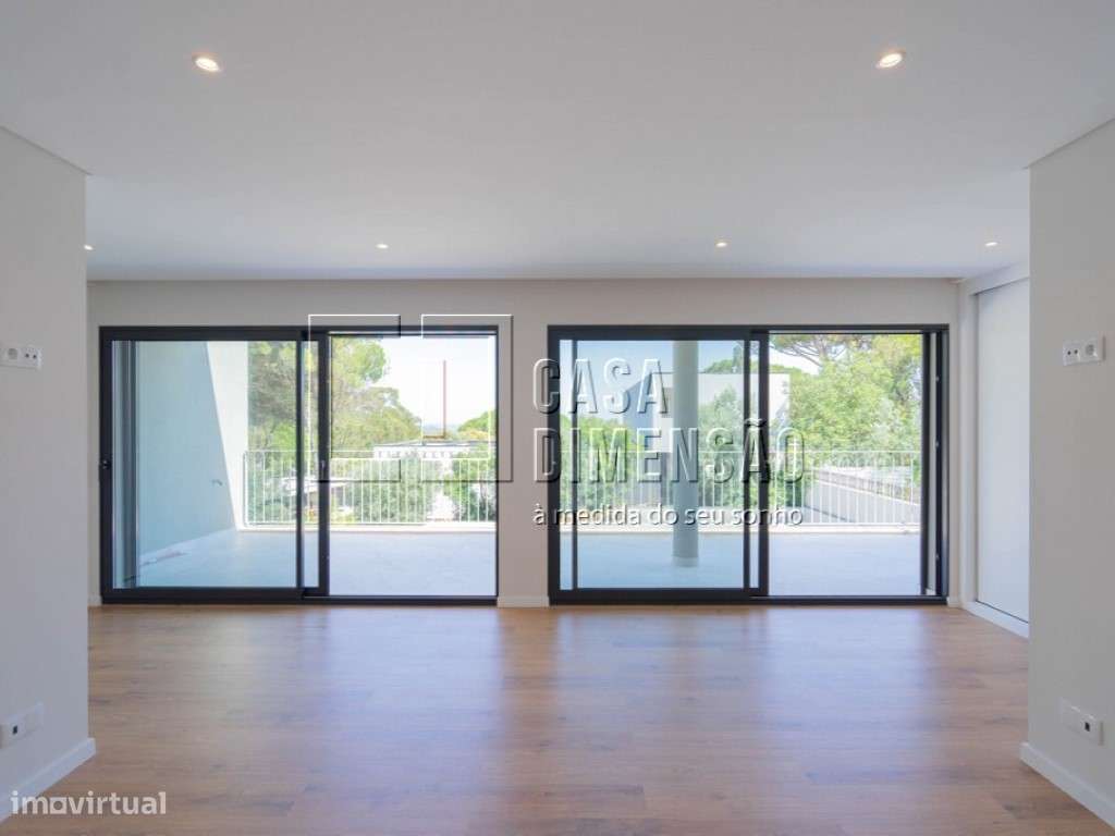 Moradia de Arquitectura Moderna de tipologia T3+1 em Oeiras com Pis...-37