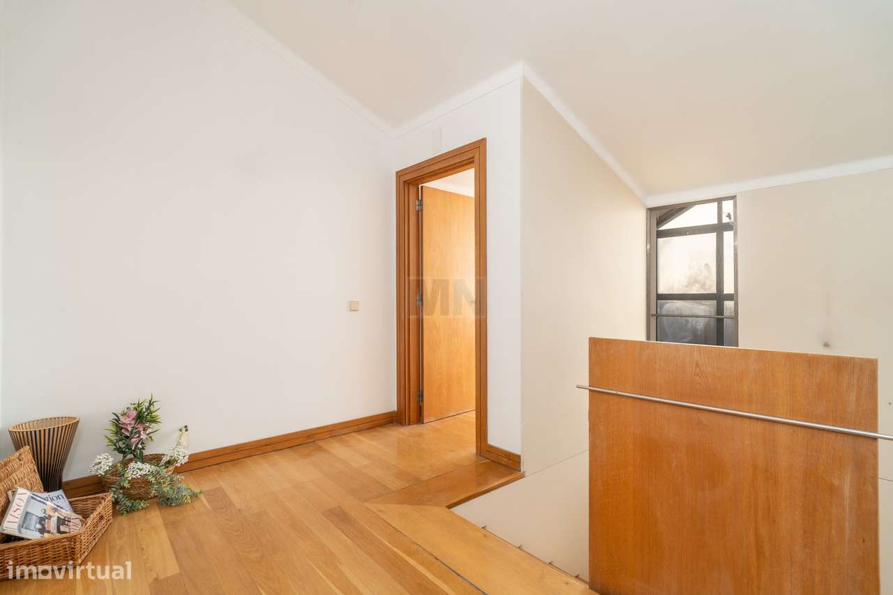 T4 Duplex com vistas panorâmicas zona de Celas-19