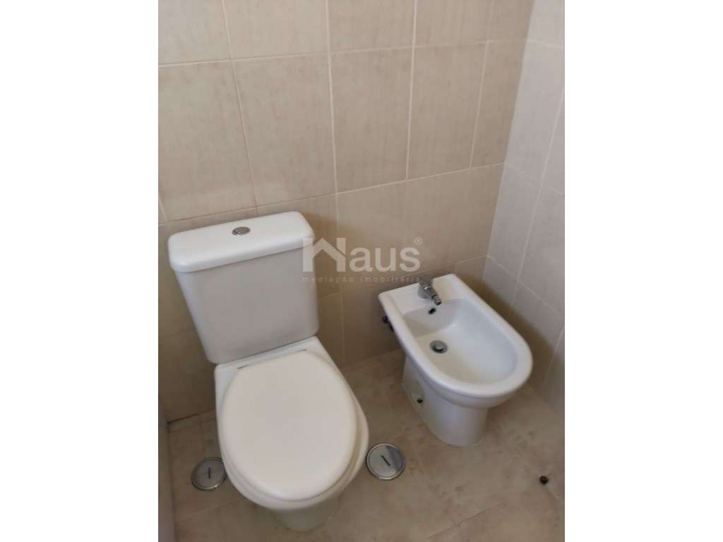 T2 com parqueamento e arrecadação-8